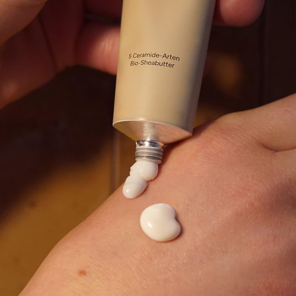 JUNGLÜCK Ceramide Hand Cream - Vegan Intensive Moisture Care for Dry and Rough Hands with Bergamot and Orange Blossom - Image 3